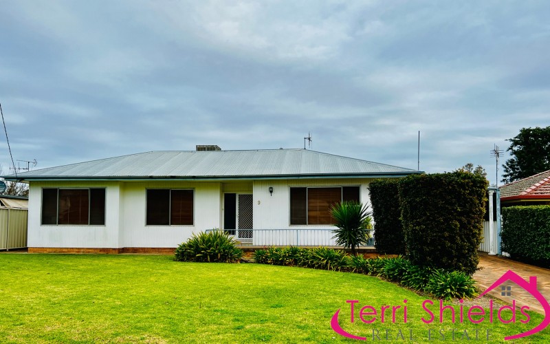 9 Thornton Ave, Warren, NSW 2824 Australia