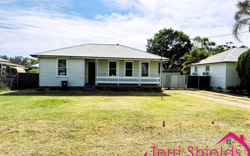 12 Boss Ave, Warren, NSW 2824 Australia